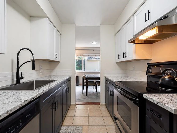 202-320 W 2nd Street, North Vancouver, BC, V7M 1E1 - 11
