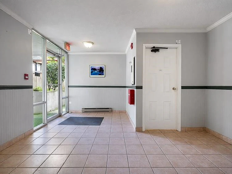 202-320 W 2nd Street, North Vancouver, BC, V7M 1E1 - 3