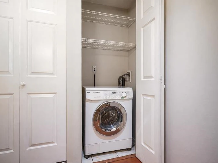 202-320 W 2nd Street, North Vancouver, BC, V7M 1E1 - 17