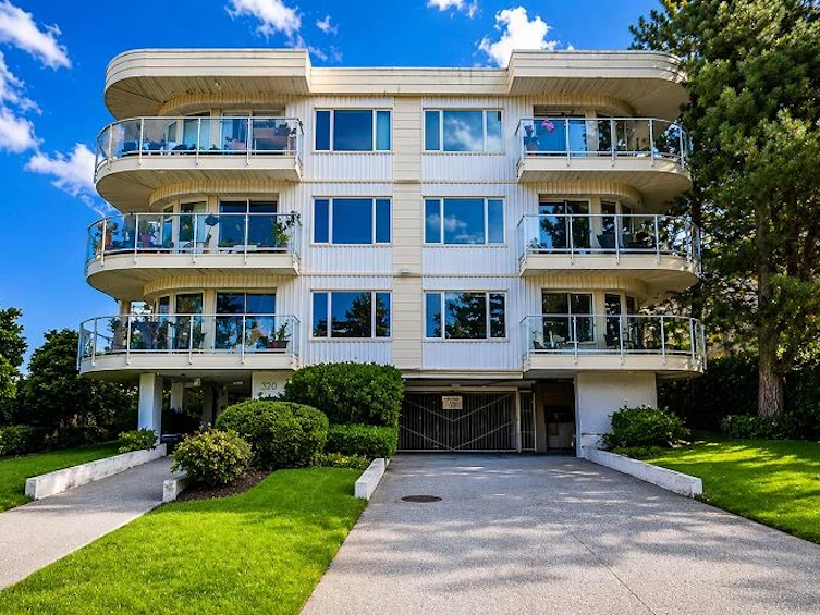 202-320 W 2nd Street, North Vancouver, BC, V7M 1E1 - 2