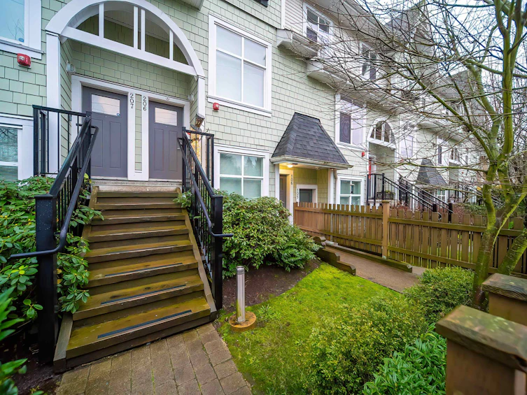 206-7250 18th Avenue, Burnaby, BC, V3N 1H3 - 4