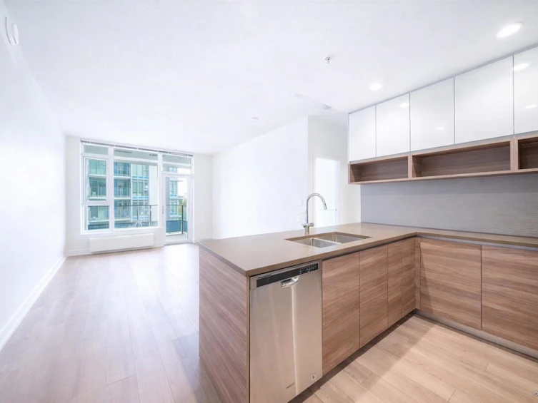 401-8850 University Crescent, Burnaby, BC, V5A 4Y8 - 3