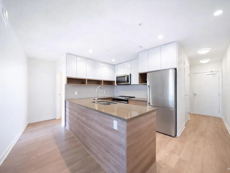 401-8850 University Crescent, Burnaby, BC, V5A 4Y8 - 4