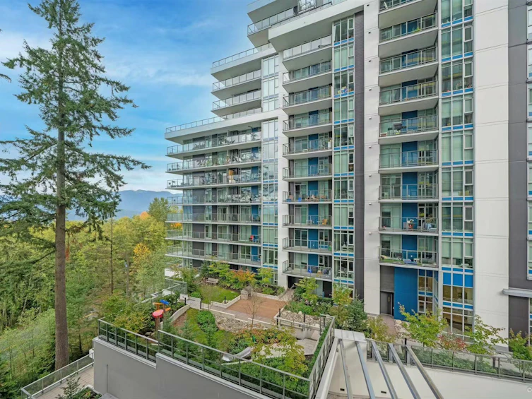 401-8850 University Crescent, Burnaby, BC, V5A 4Y8 - 8