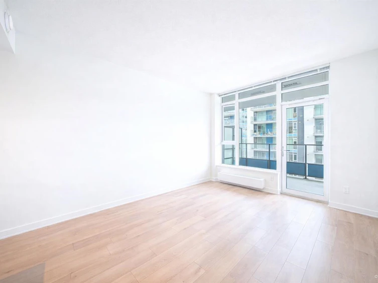 401-8850 University Crescent, Burnaby, BC, V5A 4Y8 - 2