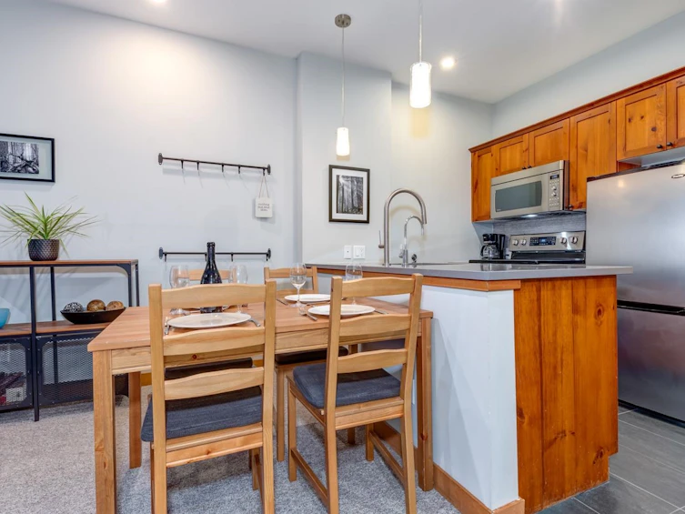 222-4660 Blackcomb Way, Whistler, BC, V0N 1B4 - 9
