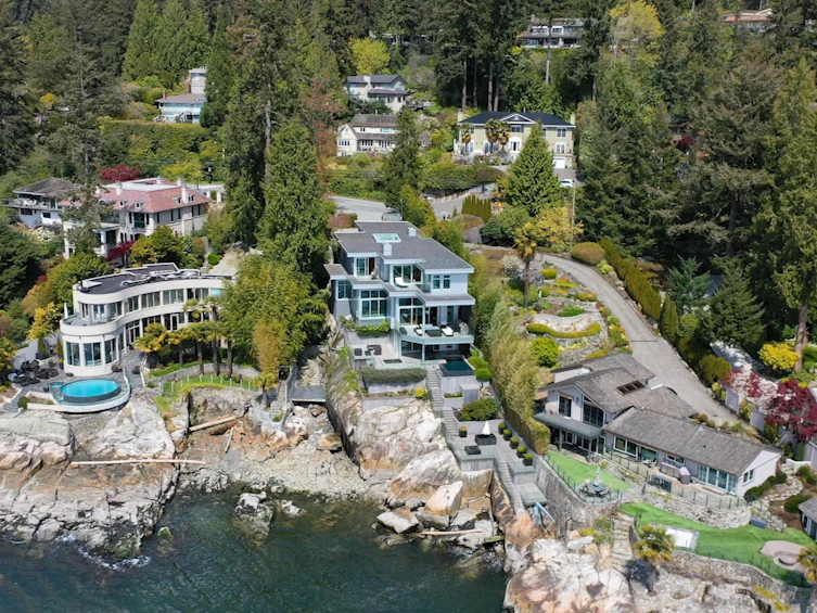 3906 Marine Drive, West Vancouver, BC, V7V 1N4 - 2