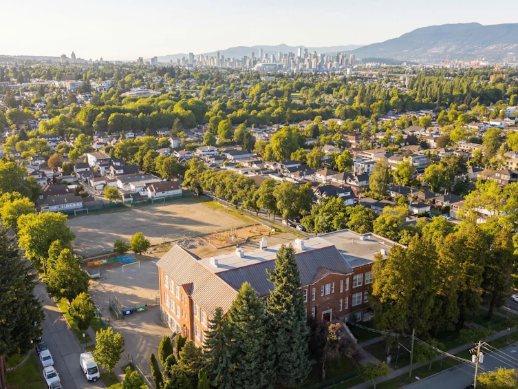 2580 E 19th Avenue, Vancouver, BC, V5M 2S3 - 22