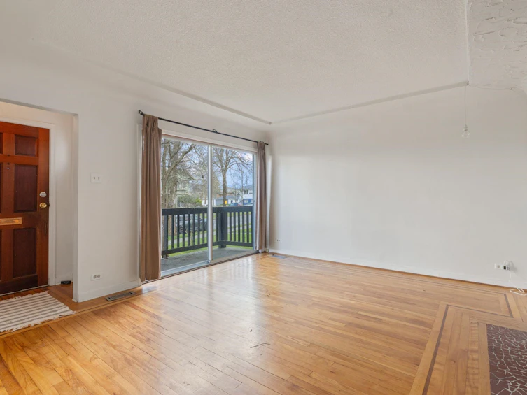2580 E 19th Avenue, Vancouver, BC, V5M 2S3 - 13