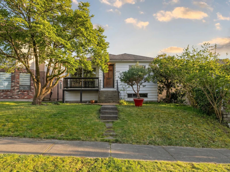 2580 E 19th Avenue, Vancouver BC V5M 2S3