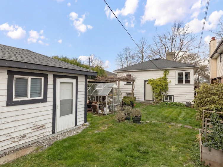 2580 E 19th Avenue, Vancouver, BC, V5M 2S3 - 3