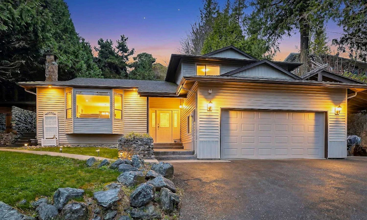 10055 Kenswood Drive