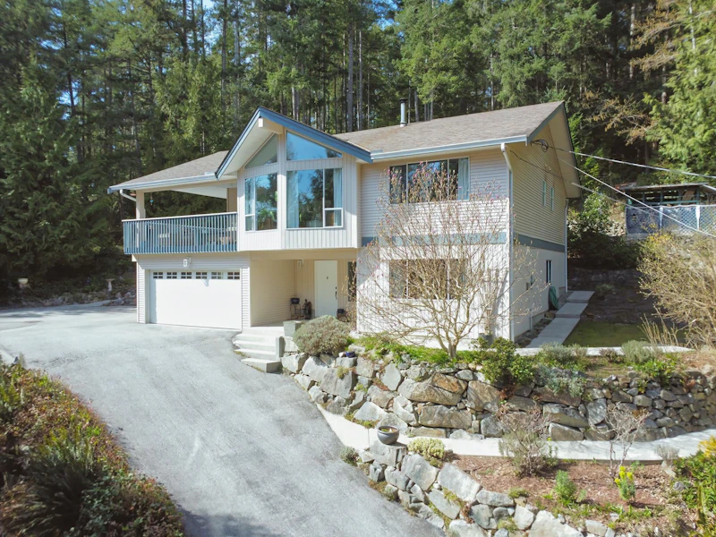 5549 Sans Souci Road, Secret Cove BC