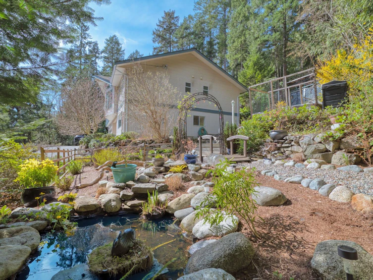 5549 Sans Souci Road, Halfmoon Bay, BC, V7Z 1B6 - 35