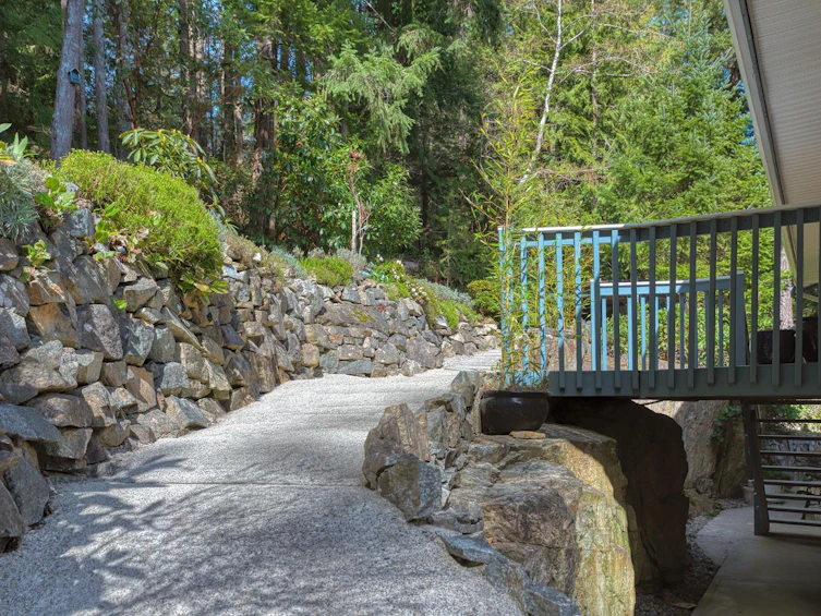 5549 Sans Souci Road, Halfmoon Bay, BC, V7Z 1B6 - 29