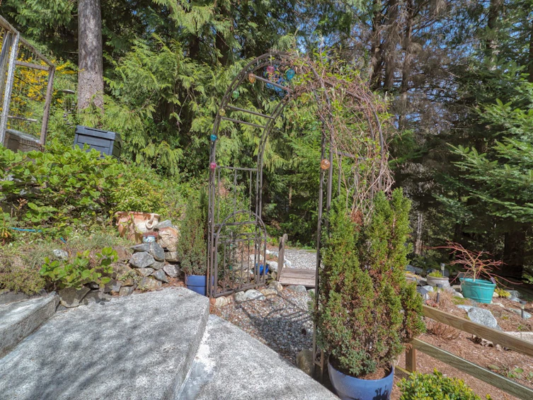 5549 Sans Souci Road, Halfmoon Bay, BC, V7Z 1B6 - 34