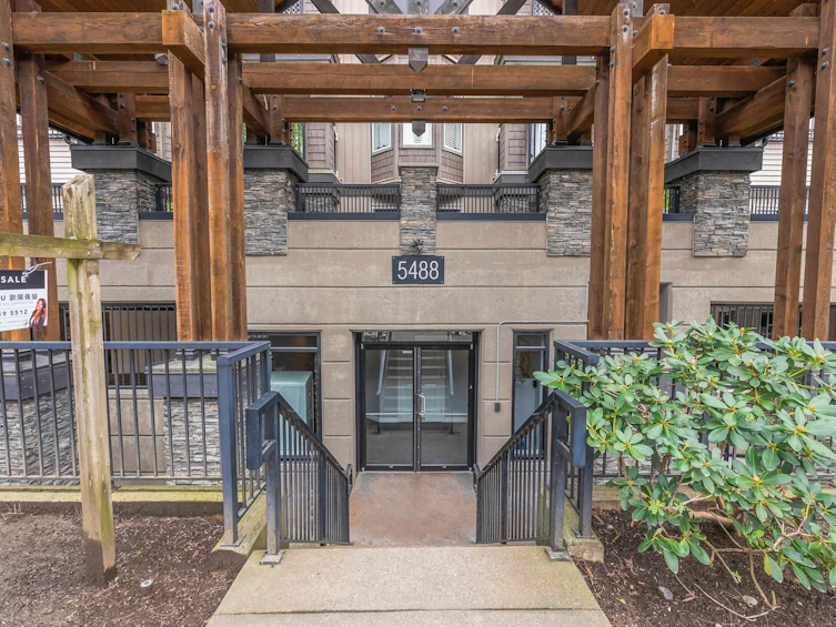 206-5488 198 Street, Langley, BC, V3A 1G2 - 2