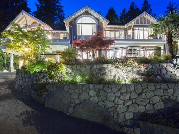 3395 Thompson Crescent, West Vancouver, BC, V7V 3E9