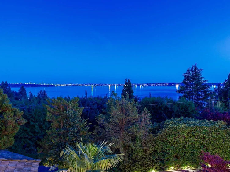 3395 Thompson Crescent, West Vancouver, BC, V7V 3E9 - 2