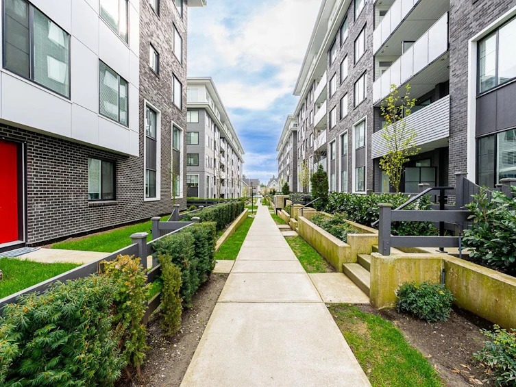 307-15858 Fraser Highway, Surrey, BC, V4N 6X4 - 2