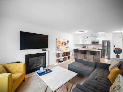 203-1122 King Albert Avenue - 4