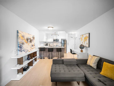 203-1122 King Albert Avenue - 3