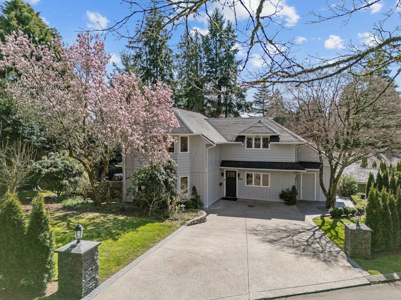 1842 Mathers Court, West Vancouver BC V7V 2L2
