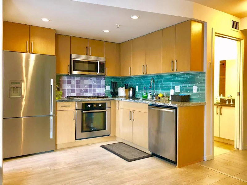 613 - 1887 Crowe Street, Vancouver BC V5Y 0B4