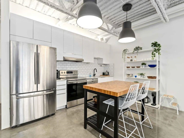 330-350 E 2nd Avenue, Vancouver, BC, V5T 4R8 - 4