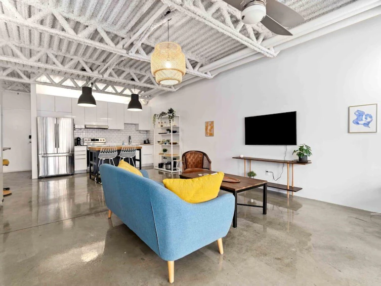 330-350 E 2nd Avenue, Vancouver, BC, V5T 4R8 - 3