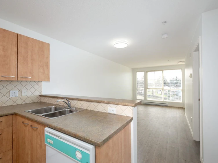 PH10-2973 Kingsway, Vancouver, BC, V5R 5J4 - 5