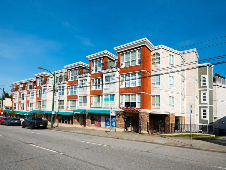 PH10-2973 Kingsway, Vancouver, BC, V5R 5J4 - 2