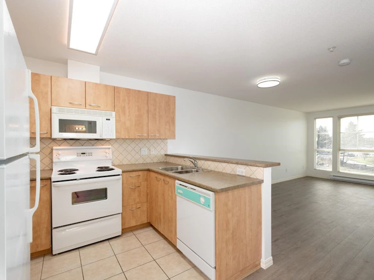 PH10-2973 Kingsway, Vancouver, BC, V5R 5J4 - 4