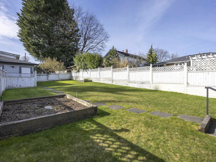 4036 Moscrop Street, Burnaby, BC, V5G 2E3 - 35