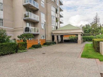 1301-10523 University Drive - 2