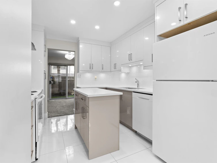 125-8655 King George Boulevard, Surrey, BC, V3W 5C4 - 9