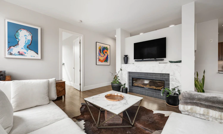 204-2108 W 12th Avenue