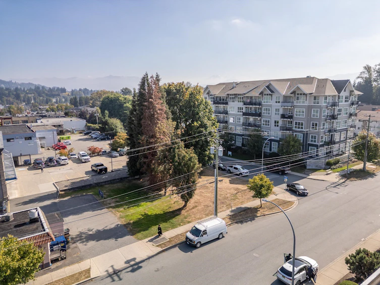 2612 E Bourquin Crescent, Abbotsford, BC, V2S 1Y7 - 5
