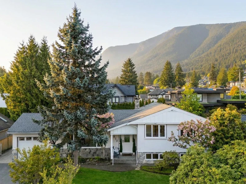 972 Beaconsfield Road, North Vancouver BC V7R 1T2