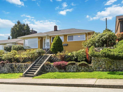 922 Surrey Street - 3