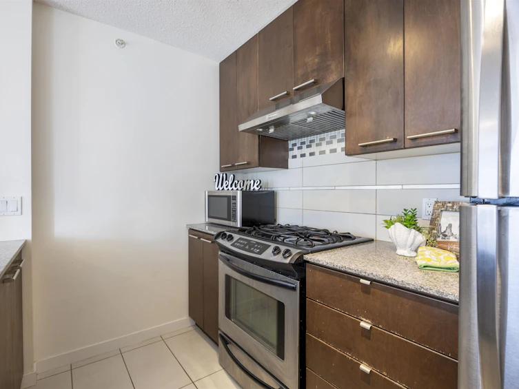 811-5811 No. 3 Road, Richmond, BC, V6X 2C9 - 14