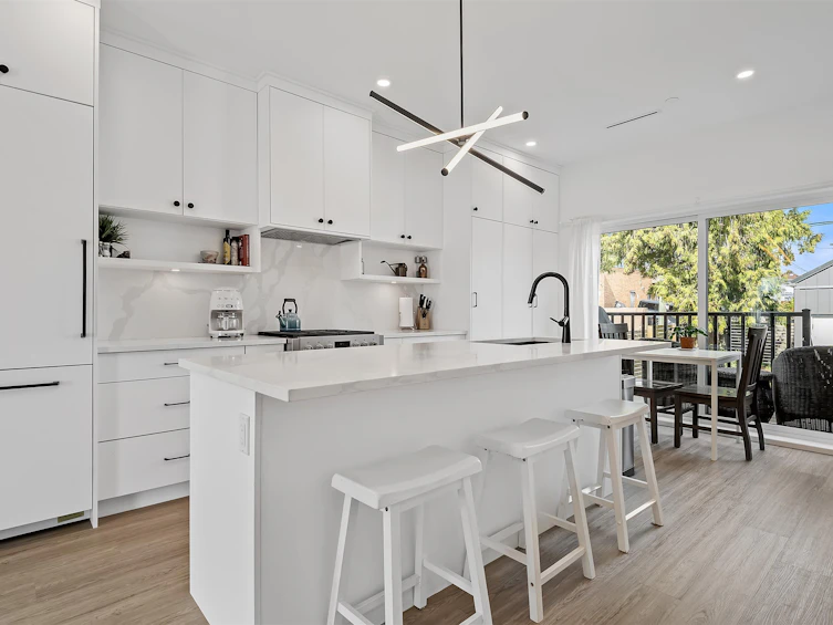 225 E 57th Avenue, Vancouver, BC, V5X 1S6 - 2