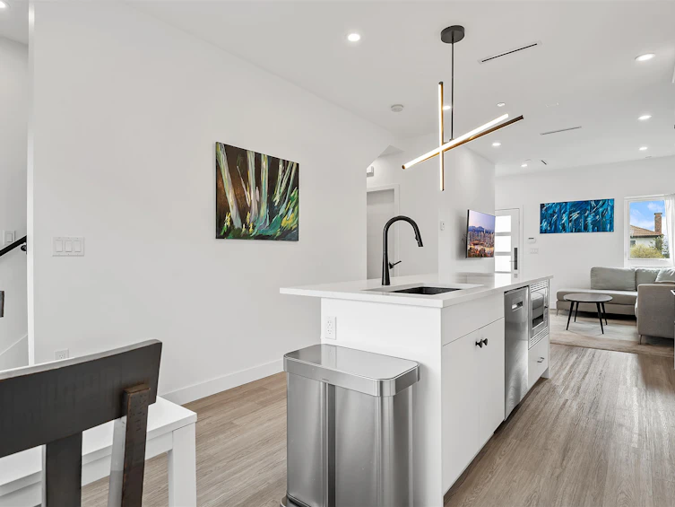 225 E 57th Avenue, Vancouver, BC, V5X 1S6 - 10