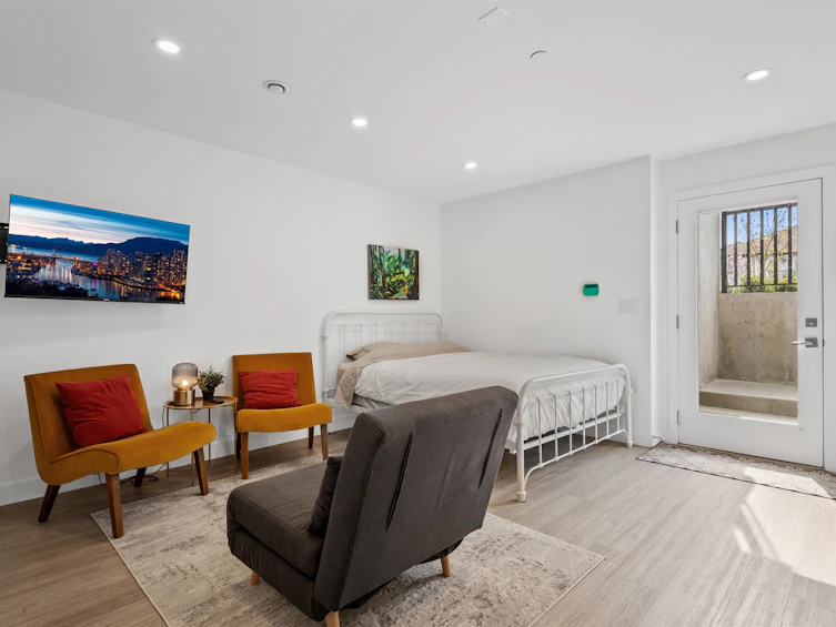 225 E 57th Avenue, Vancouver, BC, V5X 1S6 - 31