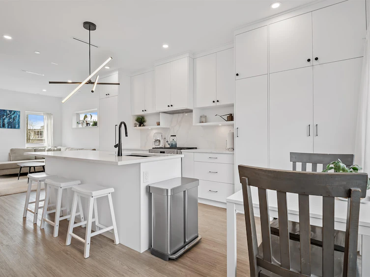 225 E 57th Avenue, Vancouver, BC, V5X 1S6 - 11