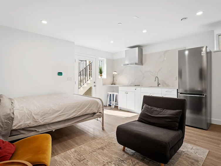 225 E 57th Avenue, Vancouver, BC, V5X 1S6 - 32