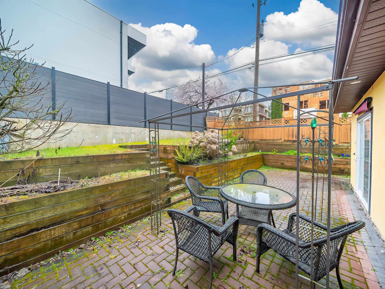 4706 Sardis Street, Burnaby, BC, V5H 1L5 - 10