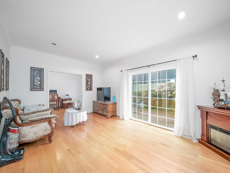 4706 Sardis Street, Burnaby, BC, V5H 1L5 - 3