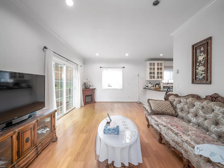 4706 Sardis Street, Burnaby, BC, V5H 1L5 - 5