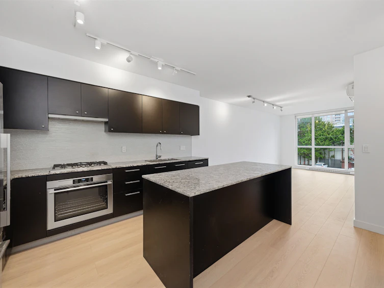 307-6180 Cooney Road, Richmond, BC, V6Y 0H2